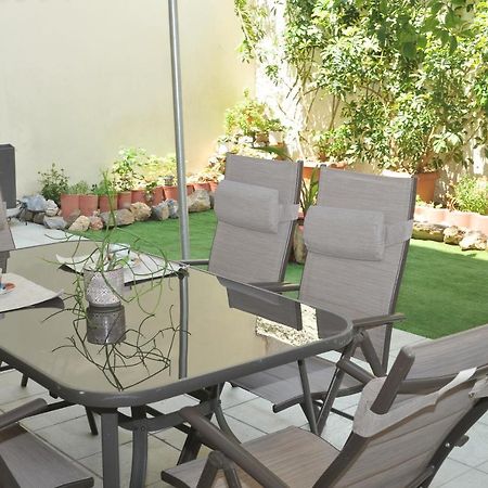شقة Demi'S Garden Near The Metro Of أثينا المظهر الخارجي الصورة